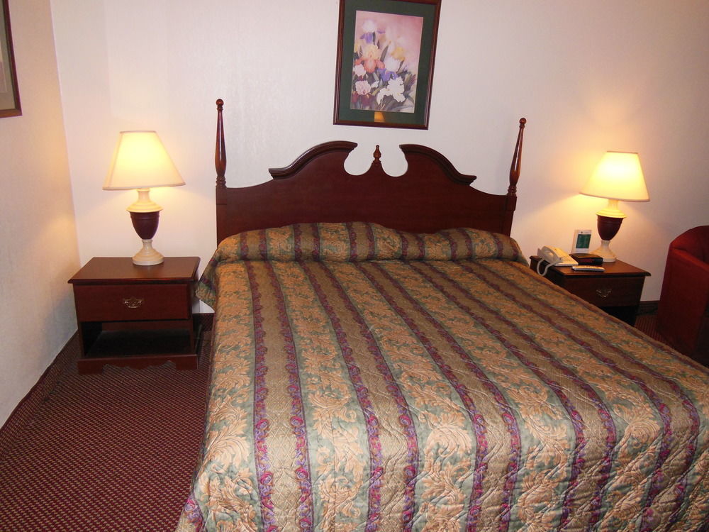 Quality Inn South Boston - Danville East Extérieur photo